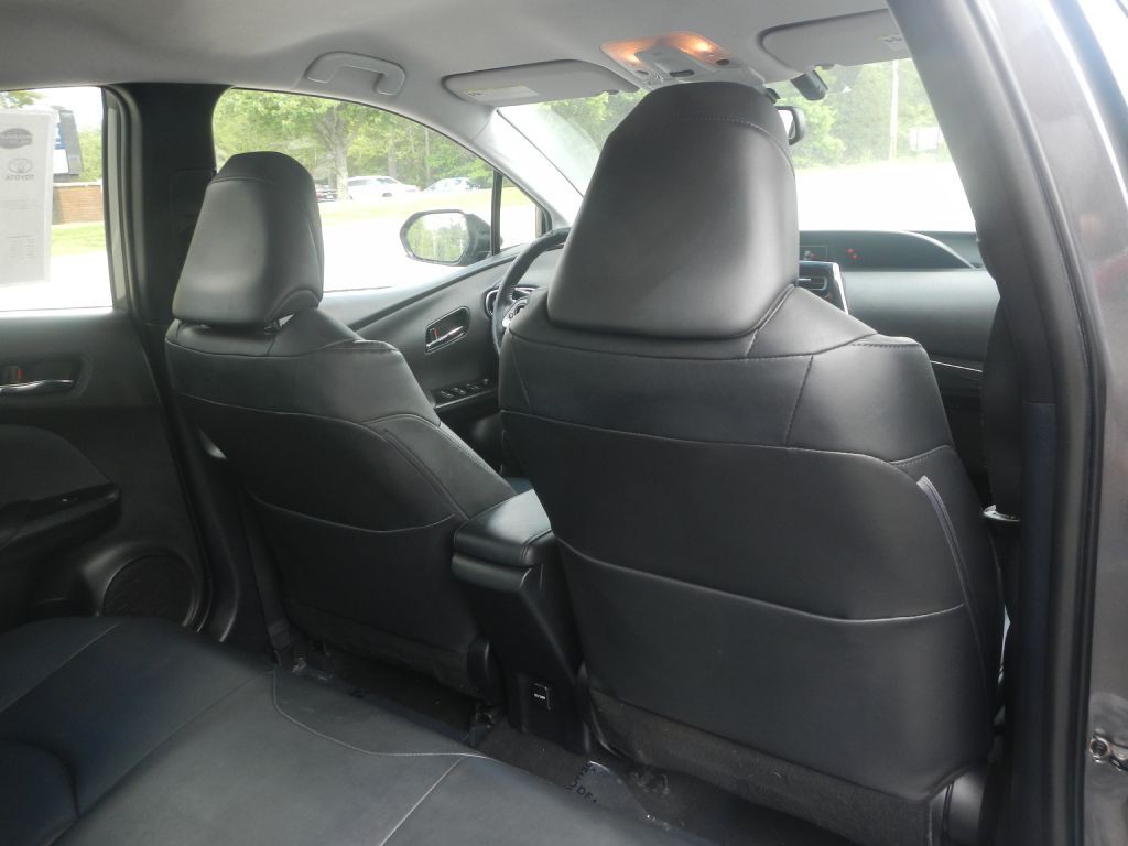 2016 Toyota Prius Image 28