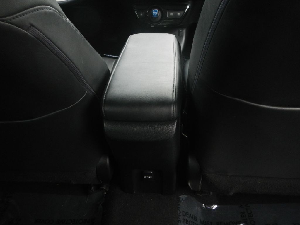 2016 Toyota Prius Image 30