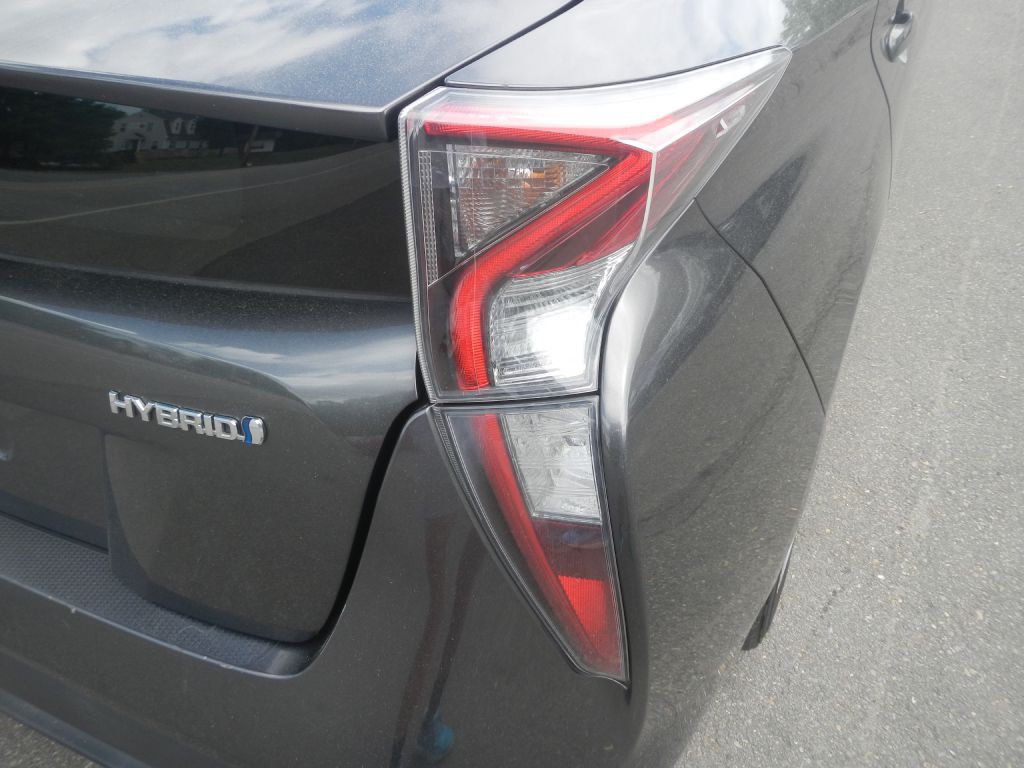 2016 Toyota Prius Image 31