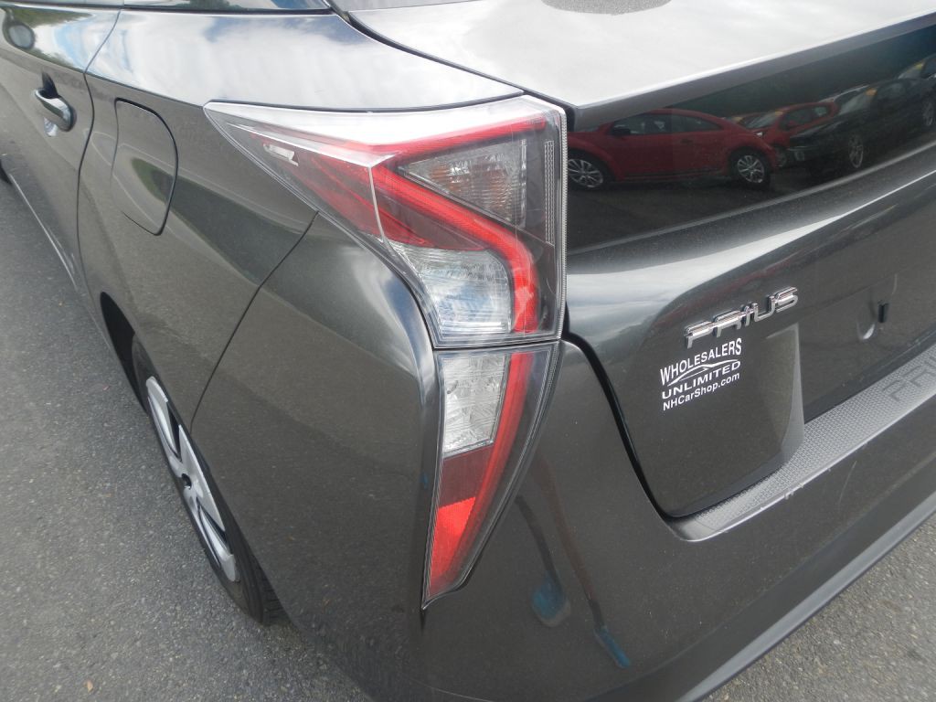 2016 Toyota Prius Image 33