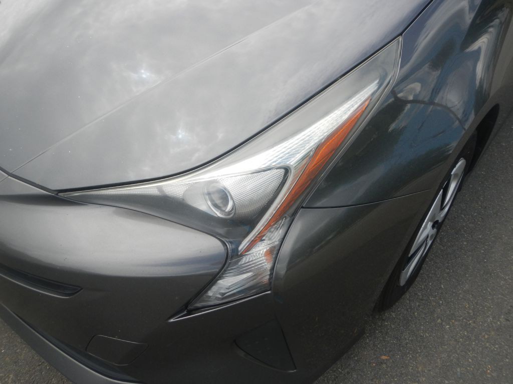 2016 Toyota Prius Image 38