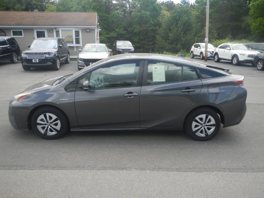 2016 Toyota Prius Image 39