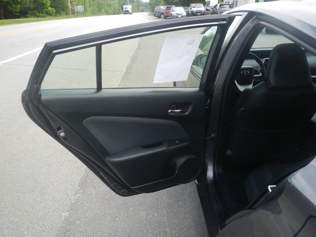 2016 Toyota Prius Image 42