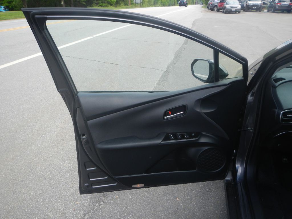 2016 Toyota Prius Image 47