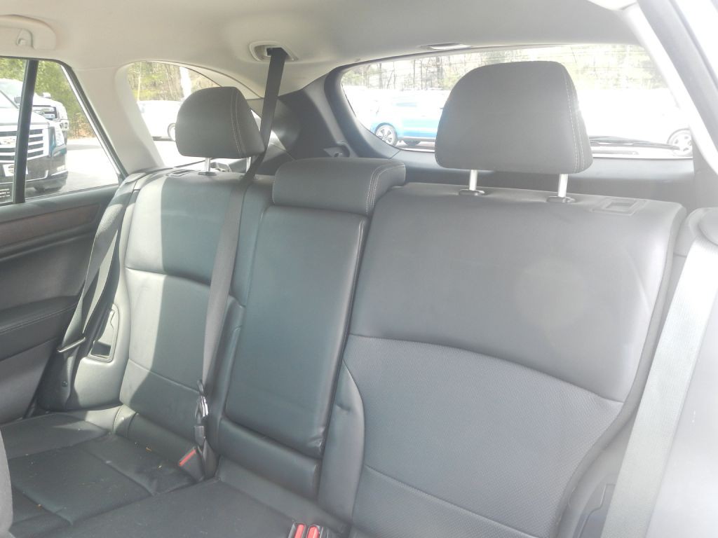 2015 Subaru Outback Image 8