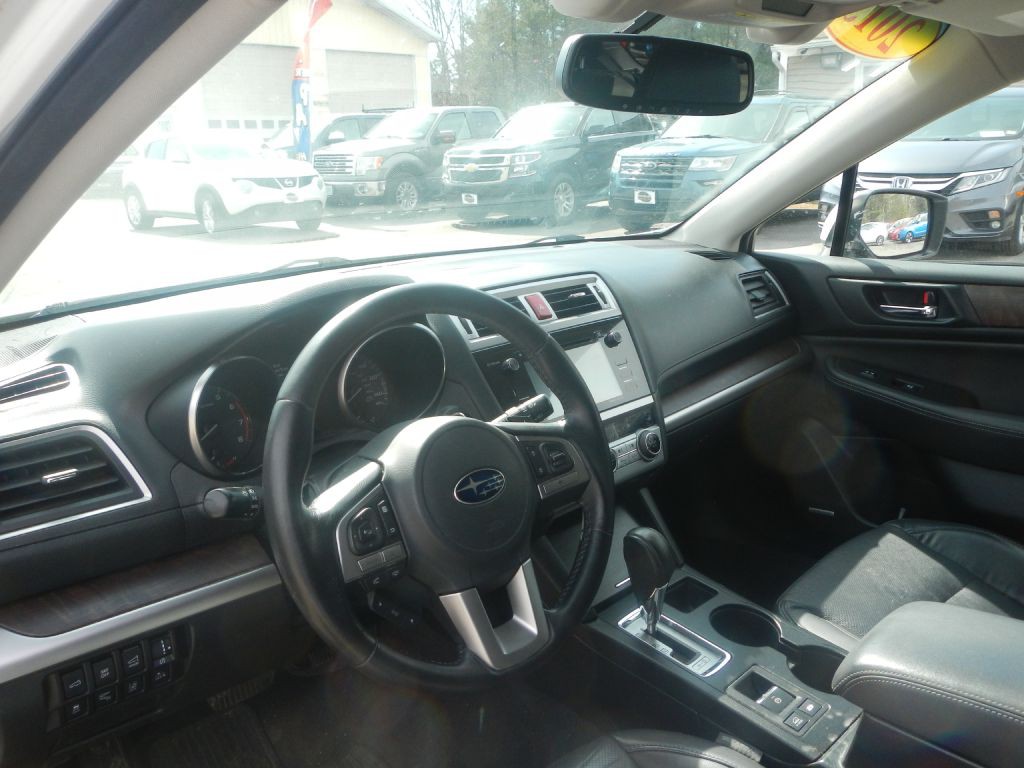 2015 Subaru Outback Image 10