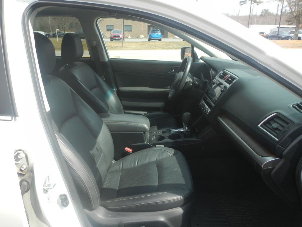 2015 Subaru Outback Image 15