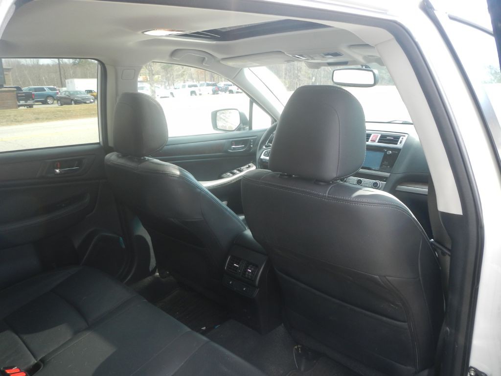 2015 Subaru Outback Image 22
