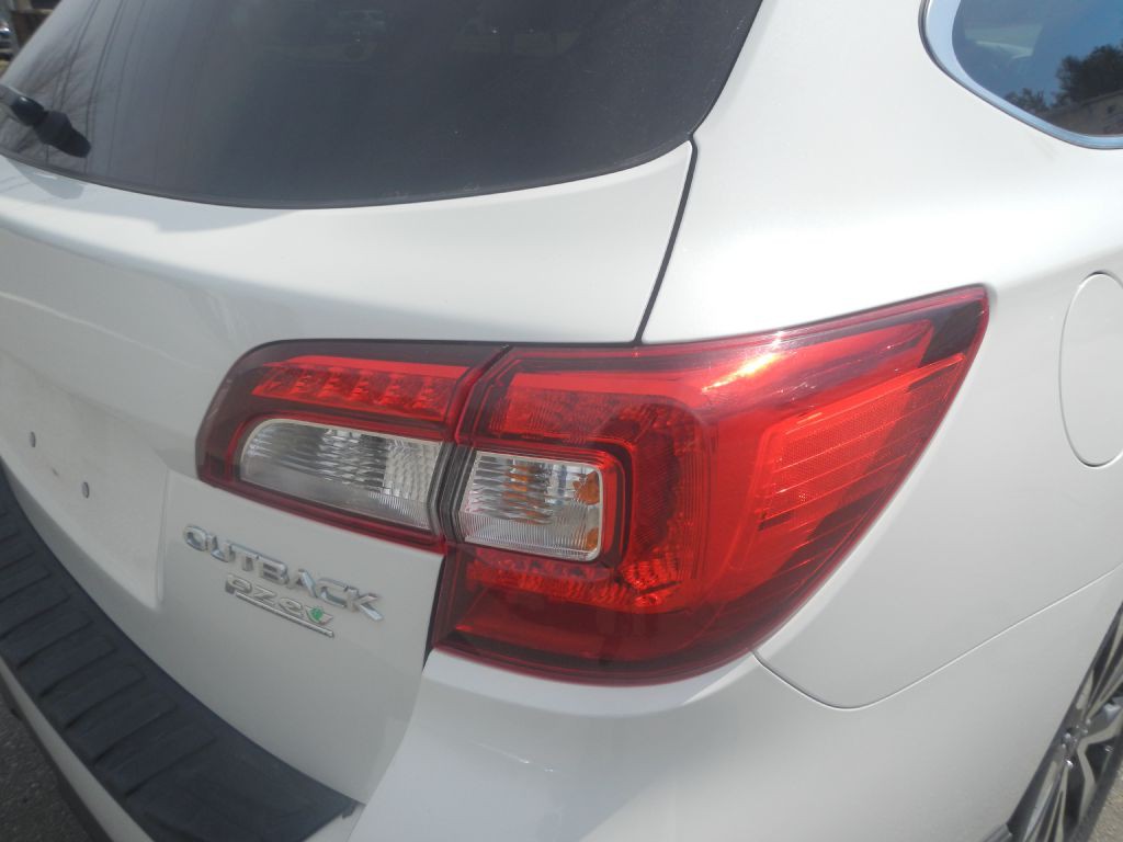 2015 Subaru Outback Image 27