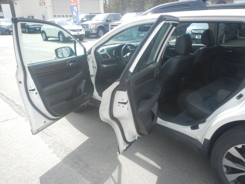 2015 Subaru Outback Image 33
