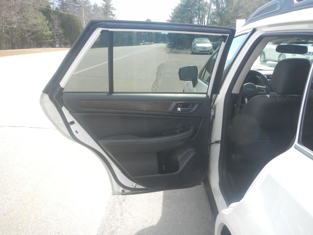 2015 Subaru Outback Image 34