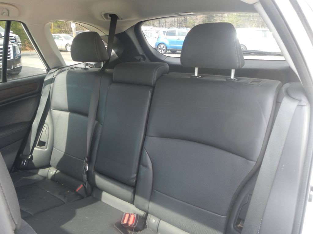 2015 Subaru Outback Image 36