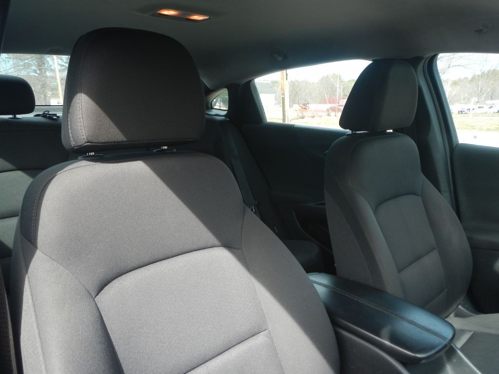 2018 Chevrolet Malibu Image 4