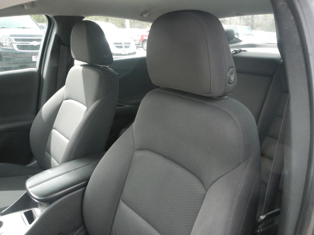 2018 Chevrolet Malibu Image 9