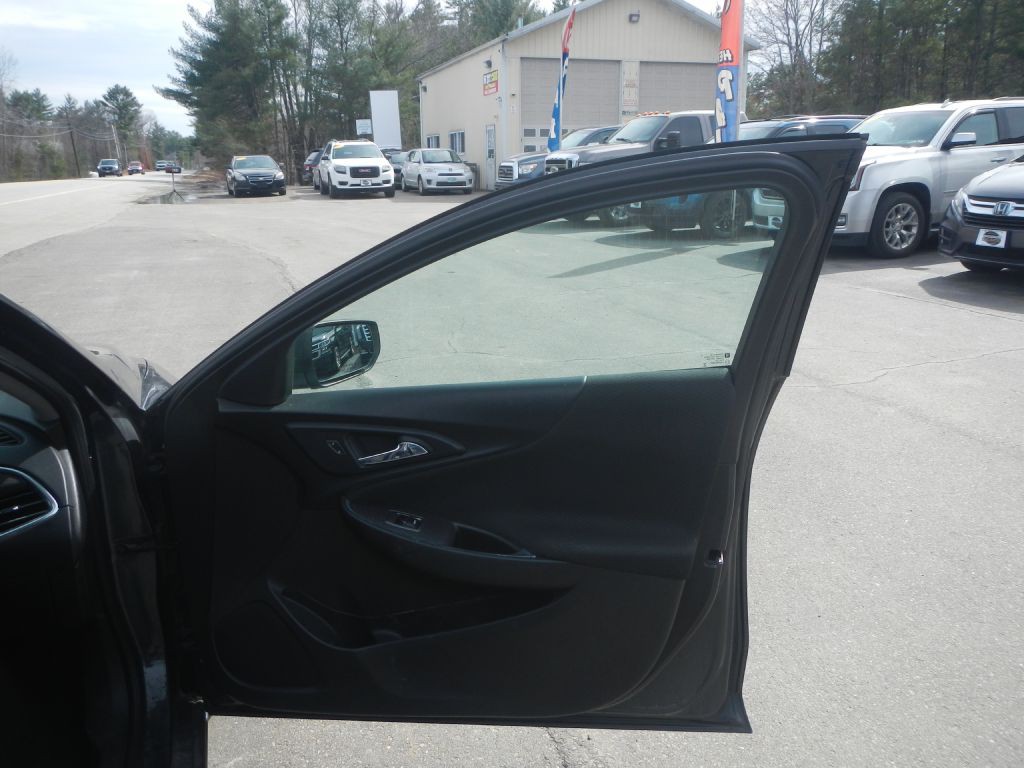 2018 Chevrolet Malibu Image 15