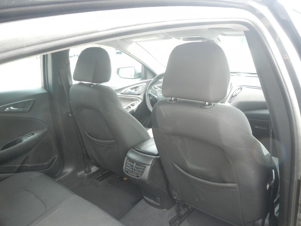 2018 Chevrolet Malibu Image 21