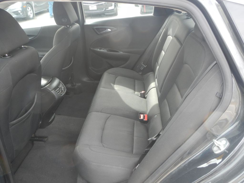 2018 Chevrolet Malibu Image 32