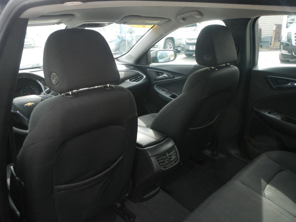 2018 Chevrolet Malibu Image 34