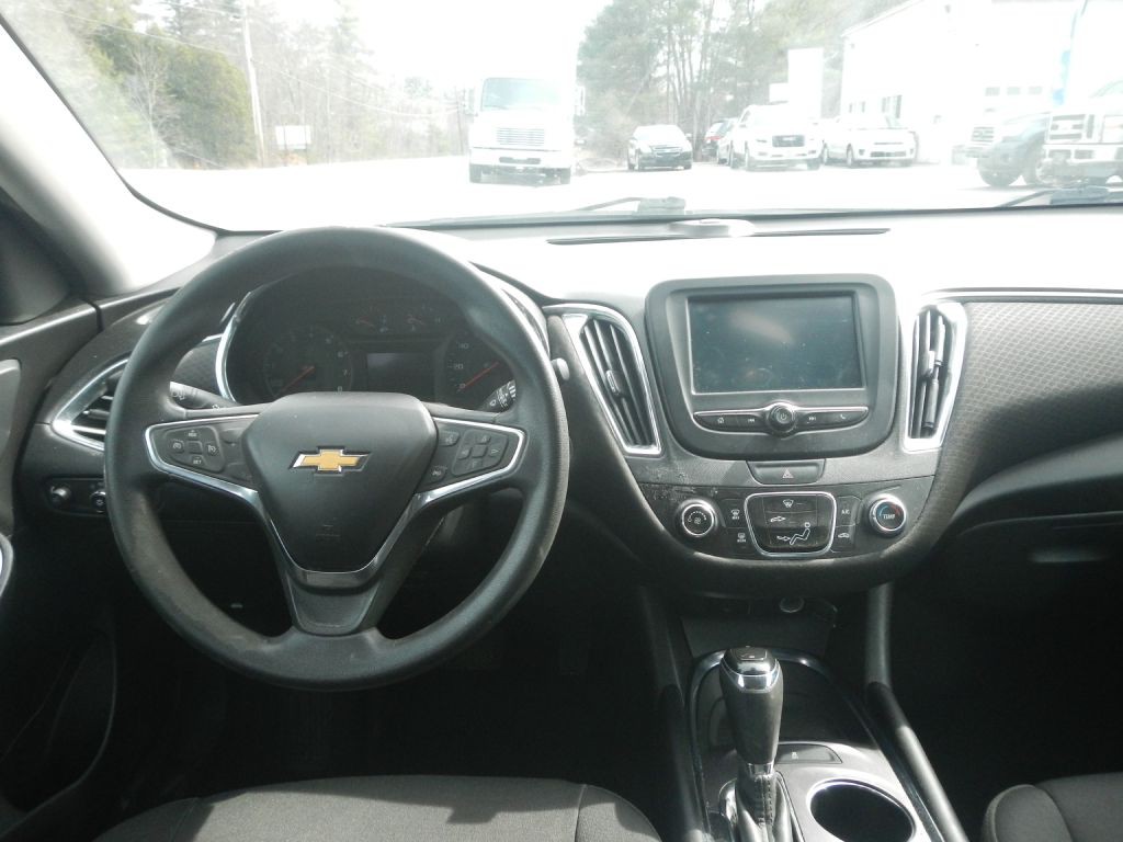 2018 Chevrolet Malibu Image 35