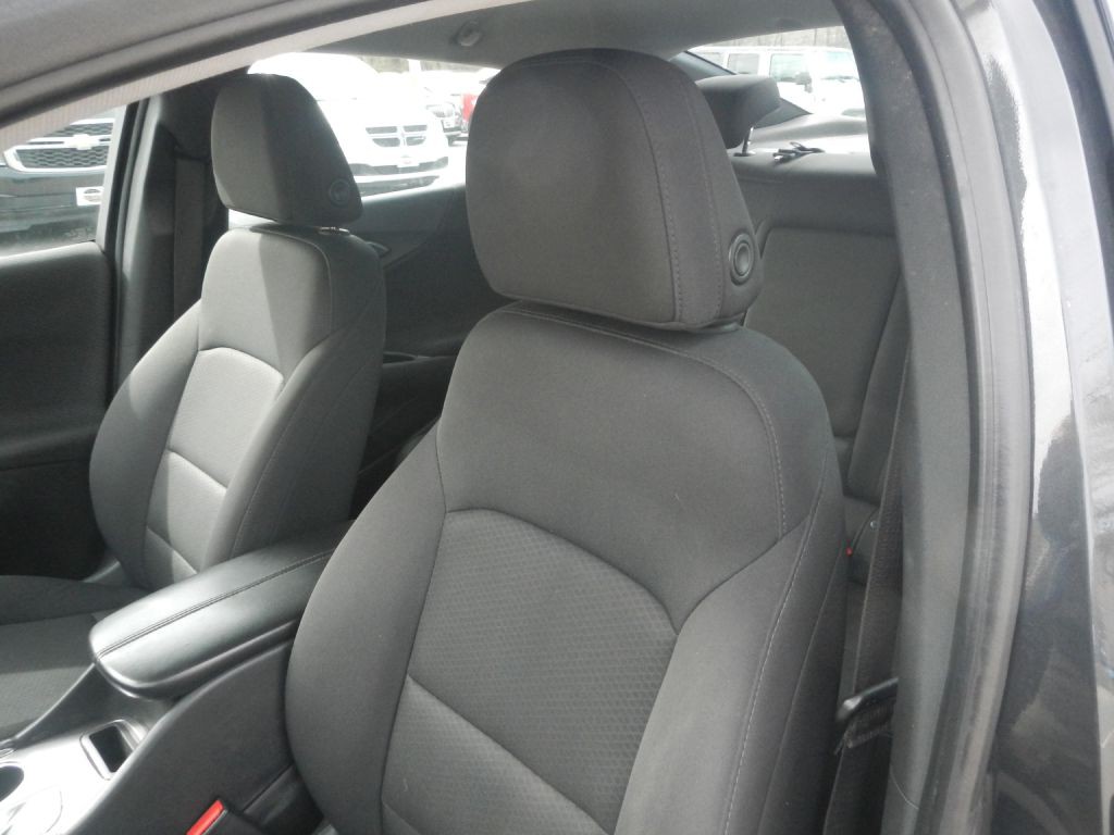 2018 Chevrolet Malibu Image 36