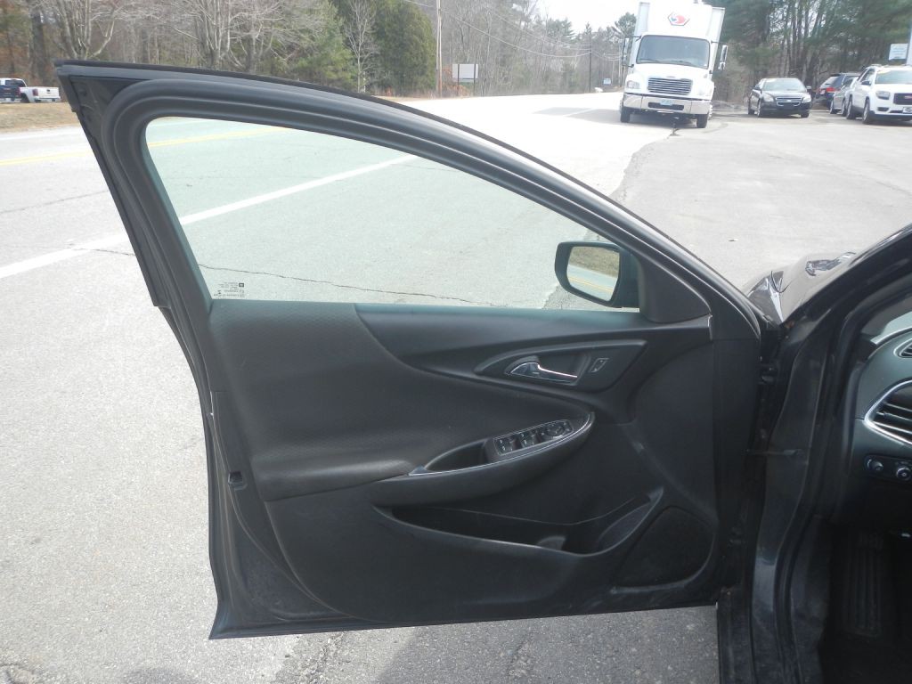 2018 Chevrolet Malibu Image 38