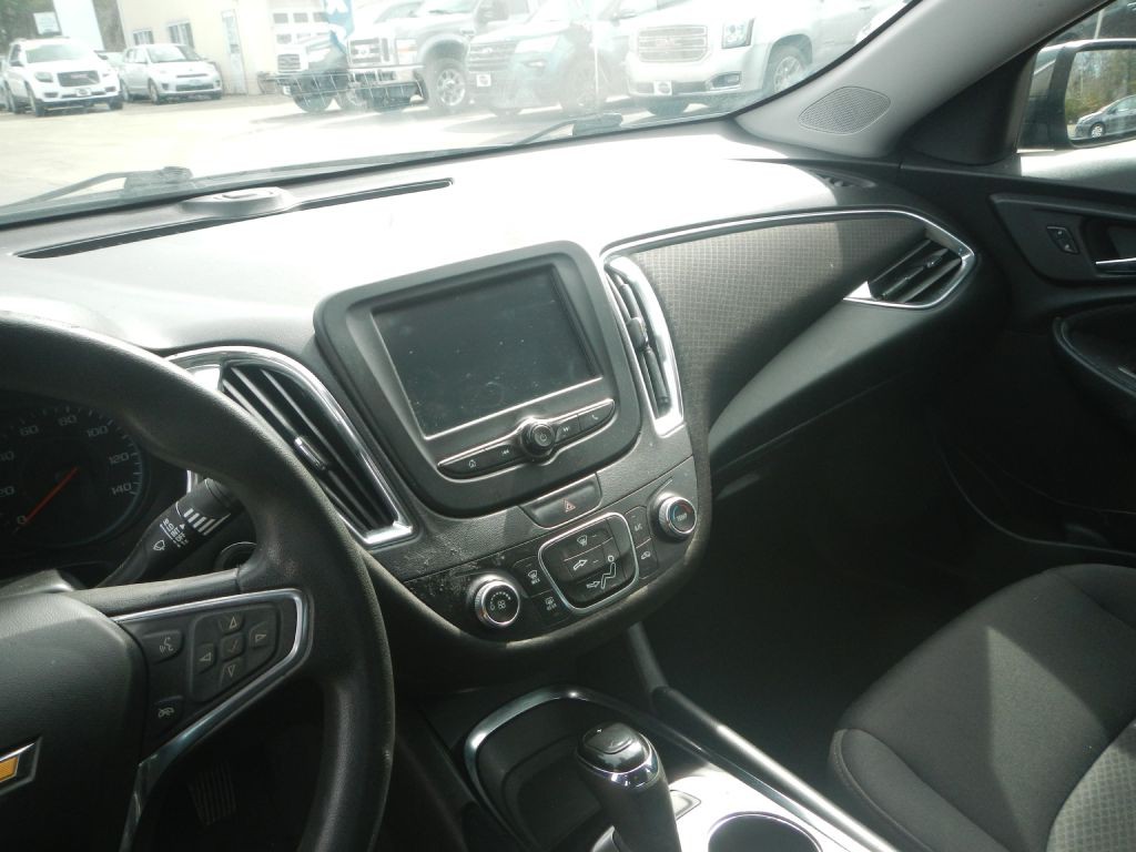 2018 Chevrolet Malibu Image 40