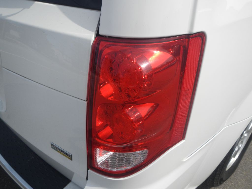 2013 Dodge Grand Caravan Image 28