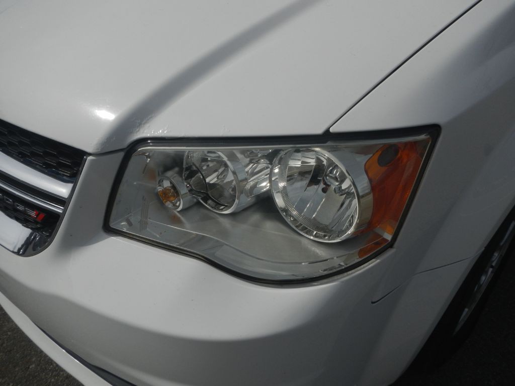 2013 Dodge Grand Caravan Image 35