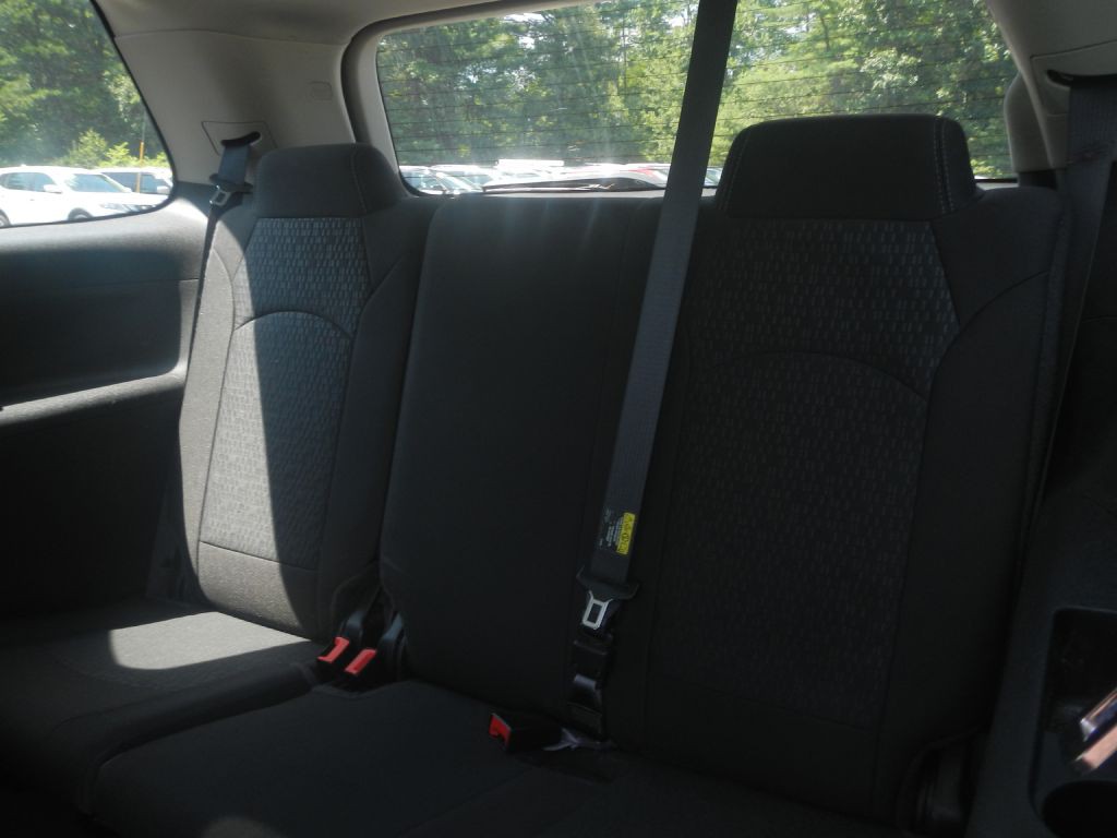 2016 GMC Acadia Image 9