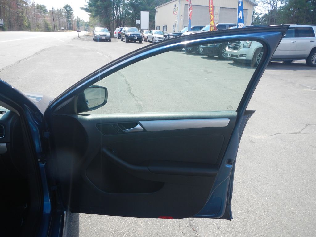 2015 Volkswagen Jetta Image 17