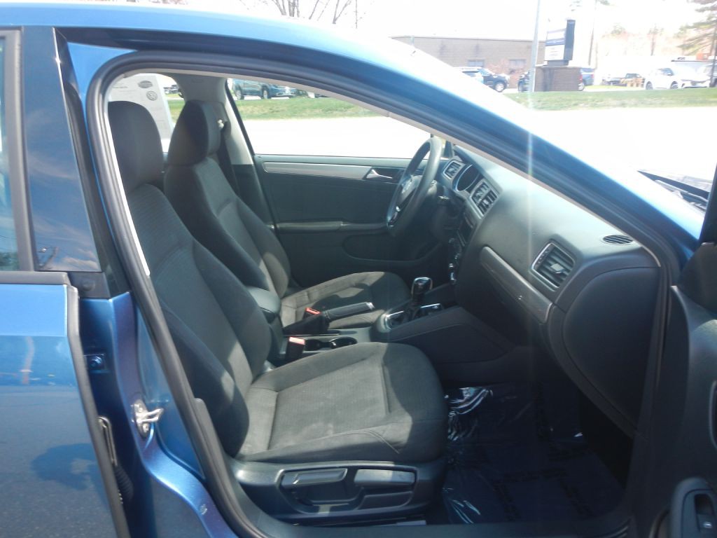 2015 Volkswagen Jetta Image 19