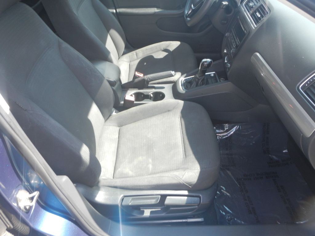 2015 Volkswagen Jetta Image 23