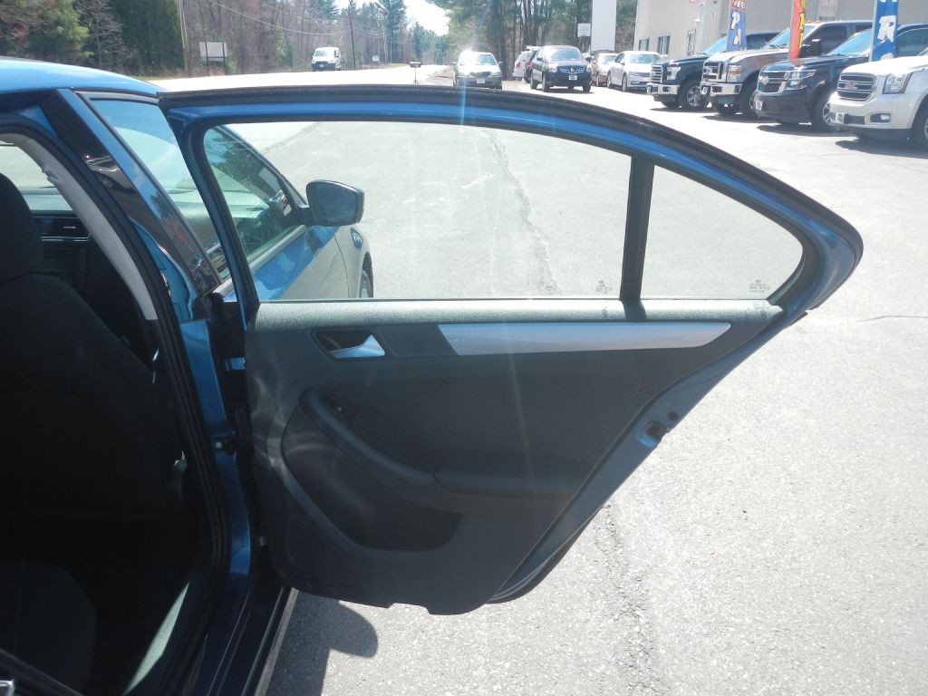 2015 Volkswagen Jetta Image 24