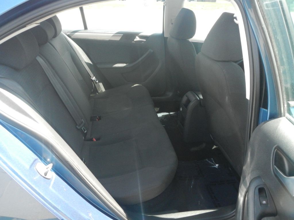 2015 Volkswagen Jetta Image 26