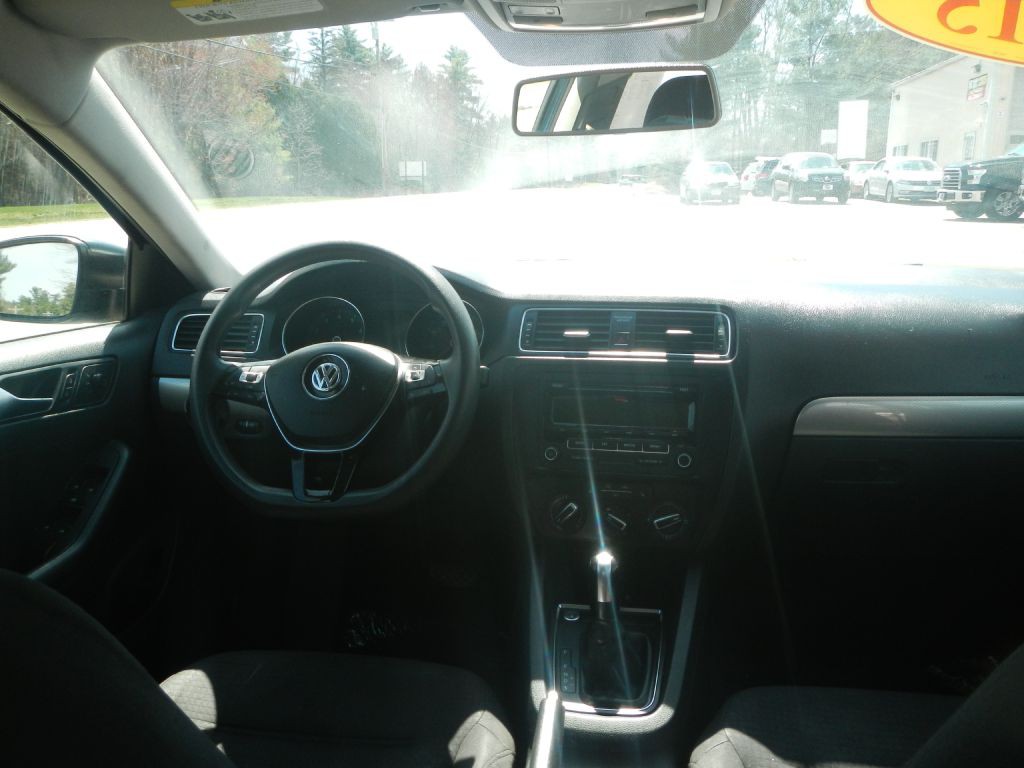 2015 Volkswagen Jetta Image 28