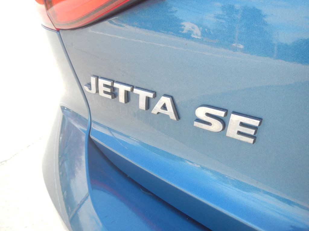 2015 Volkswagen Jetta Image 32