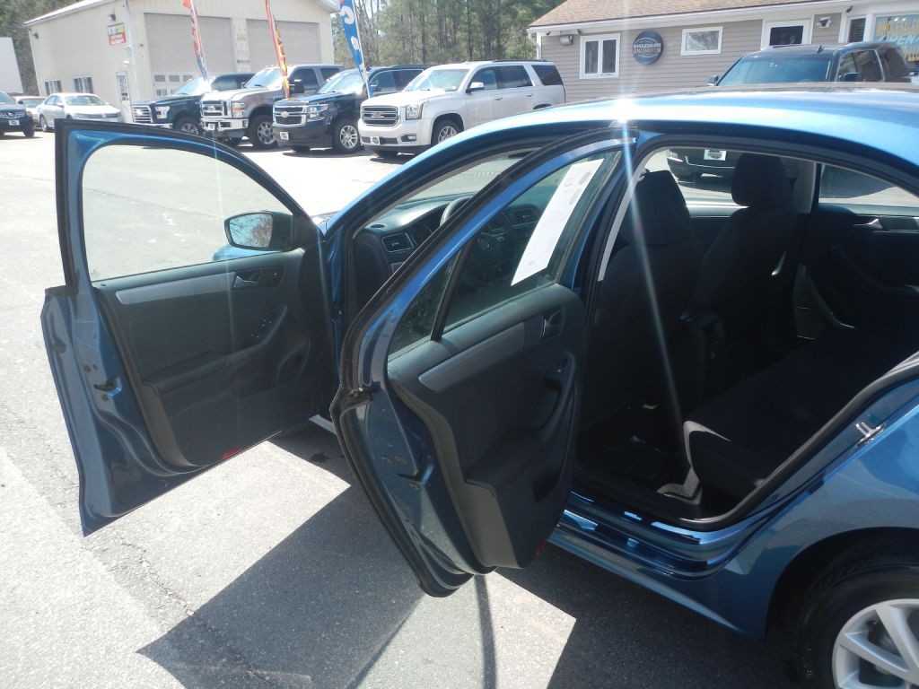 2015 Volkswagen Jetta Image 39