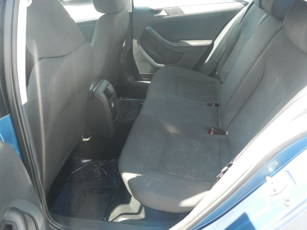 2015 Volkswagen Jetta Image 42