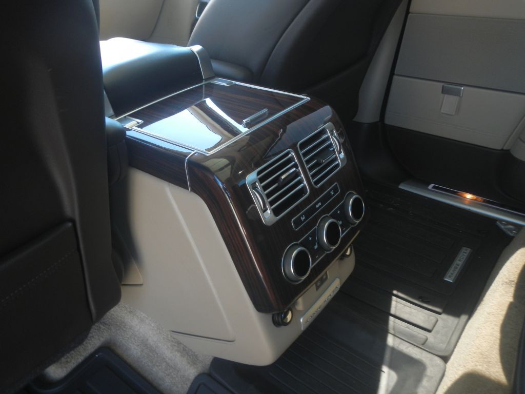 2016 Land Rover Range Rover Image 47