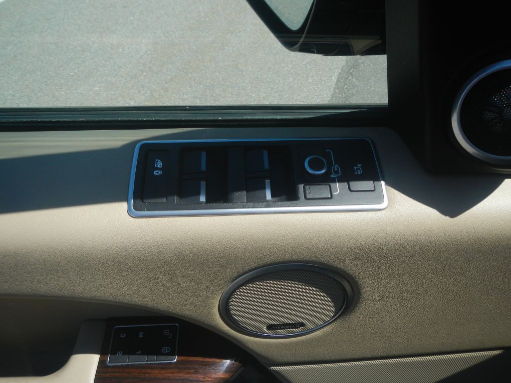 2016 Land Rover Range Rover Image 50