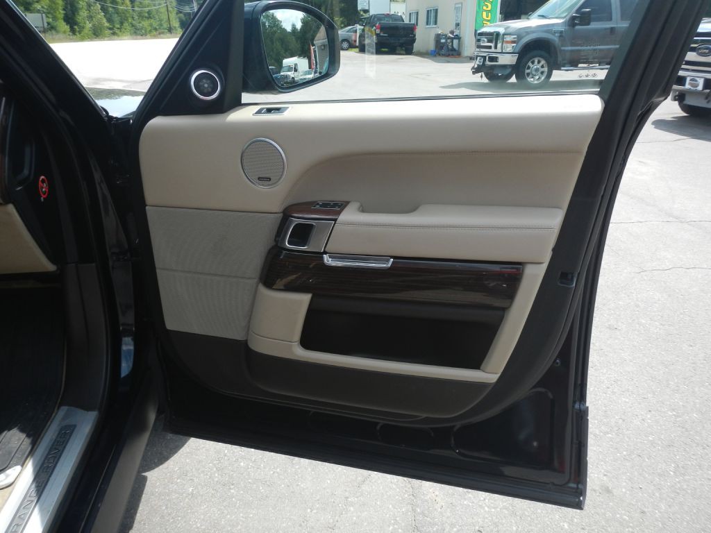 2016 Land Rover Range Rover Image 16