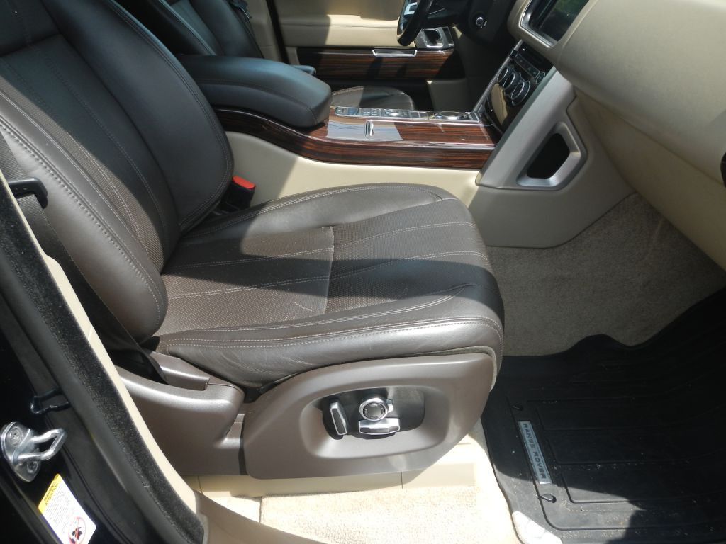 2016 Land Rover Range Rover Image 17