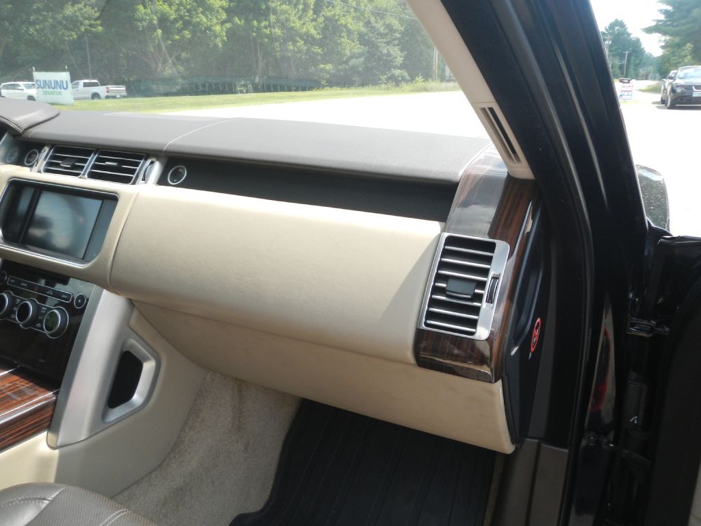 2016 Land Rover Range Rover Image 24
