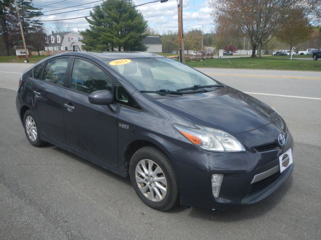 2012 Toyota Prius Image 2