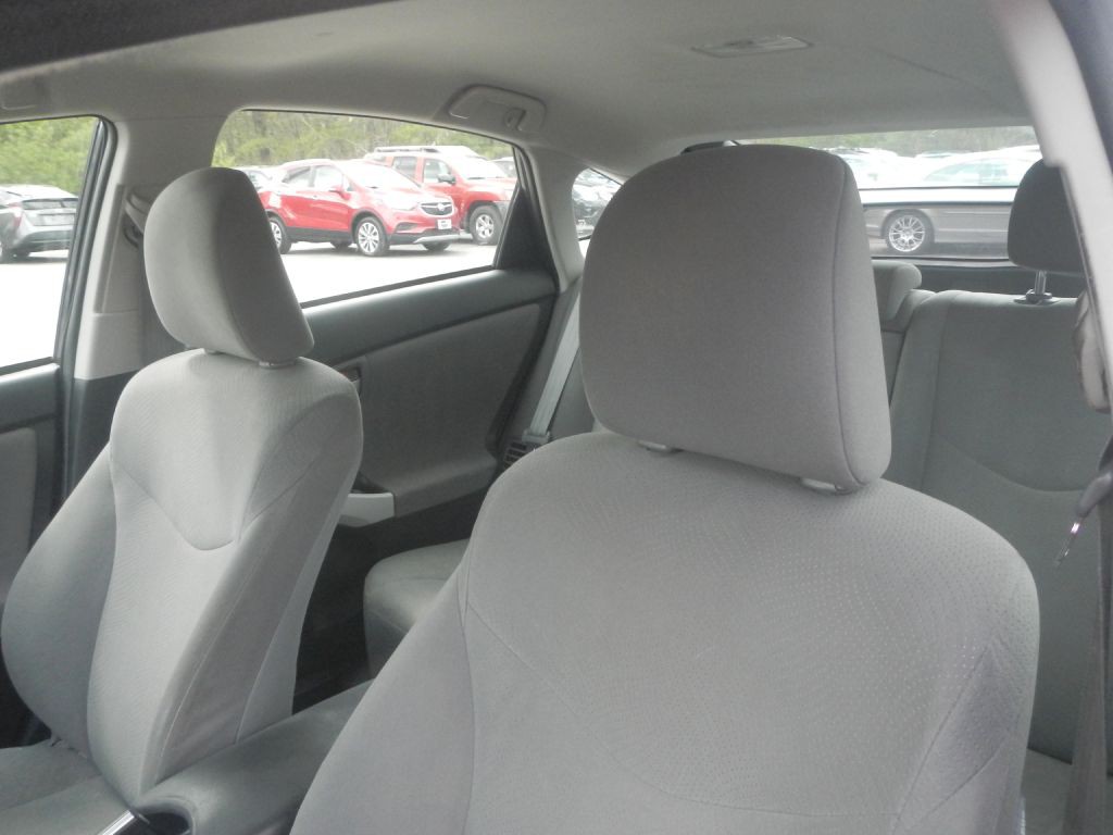 2012 Toyota Prius Image 10