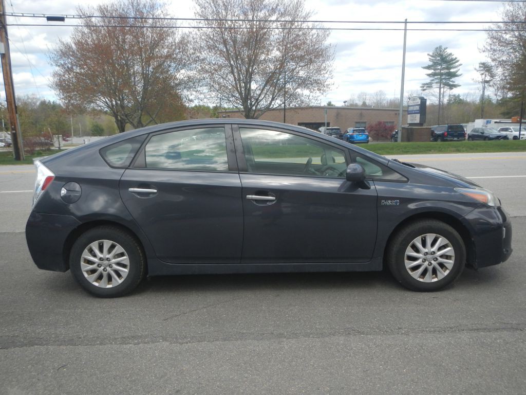 2012 Toyota Prius Image 14