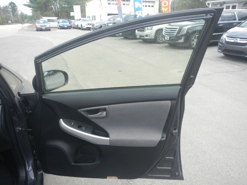 2012 Toyota Prius Image 17