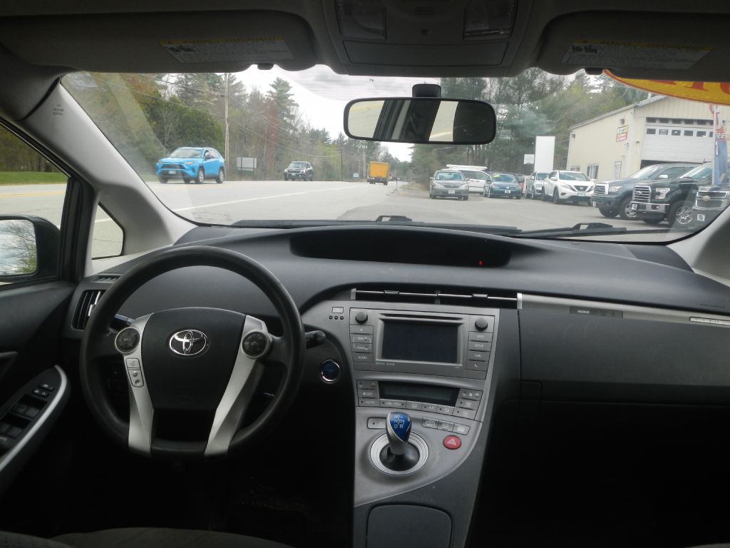 2012 Toyota Prius Image 25