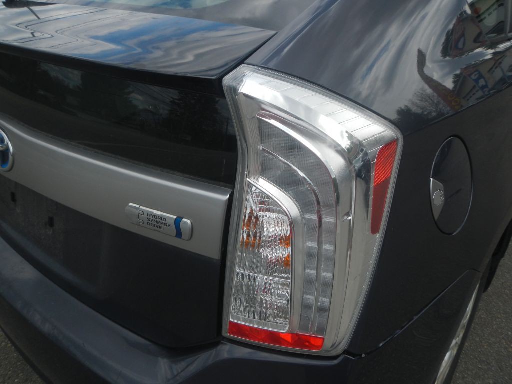 2012 Toyota Prius Image 28