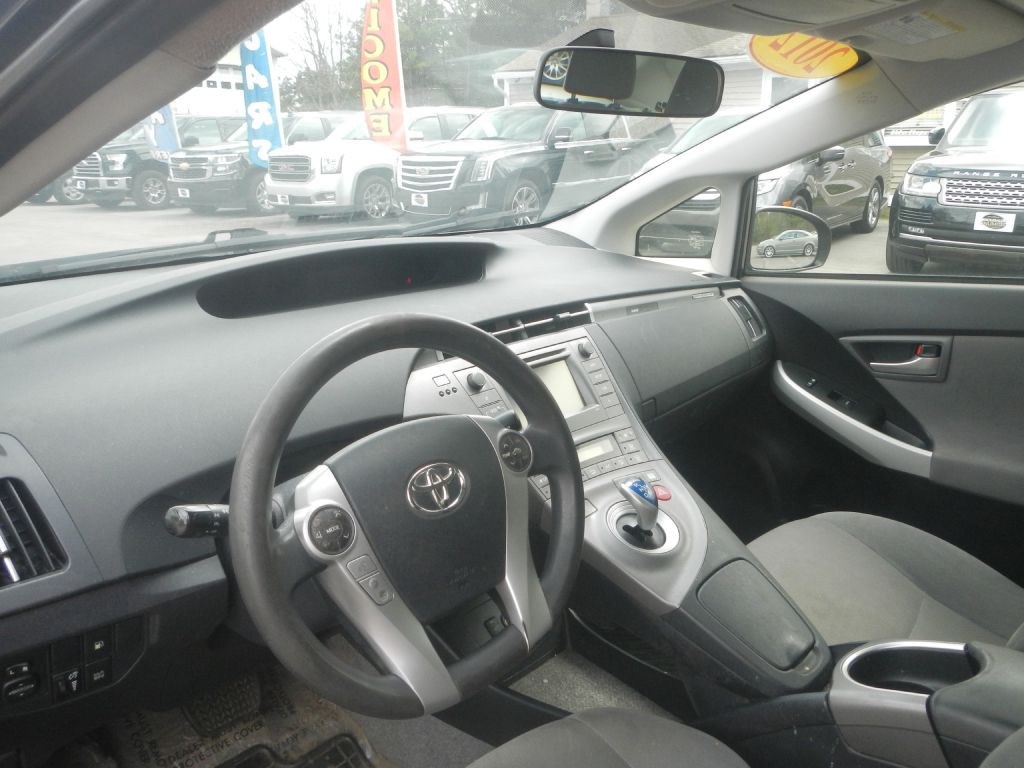 2012 Toyota Prius Image 46